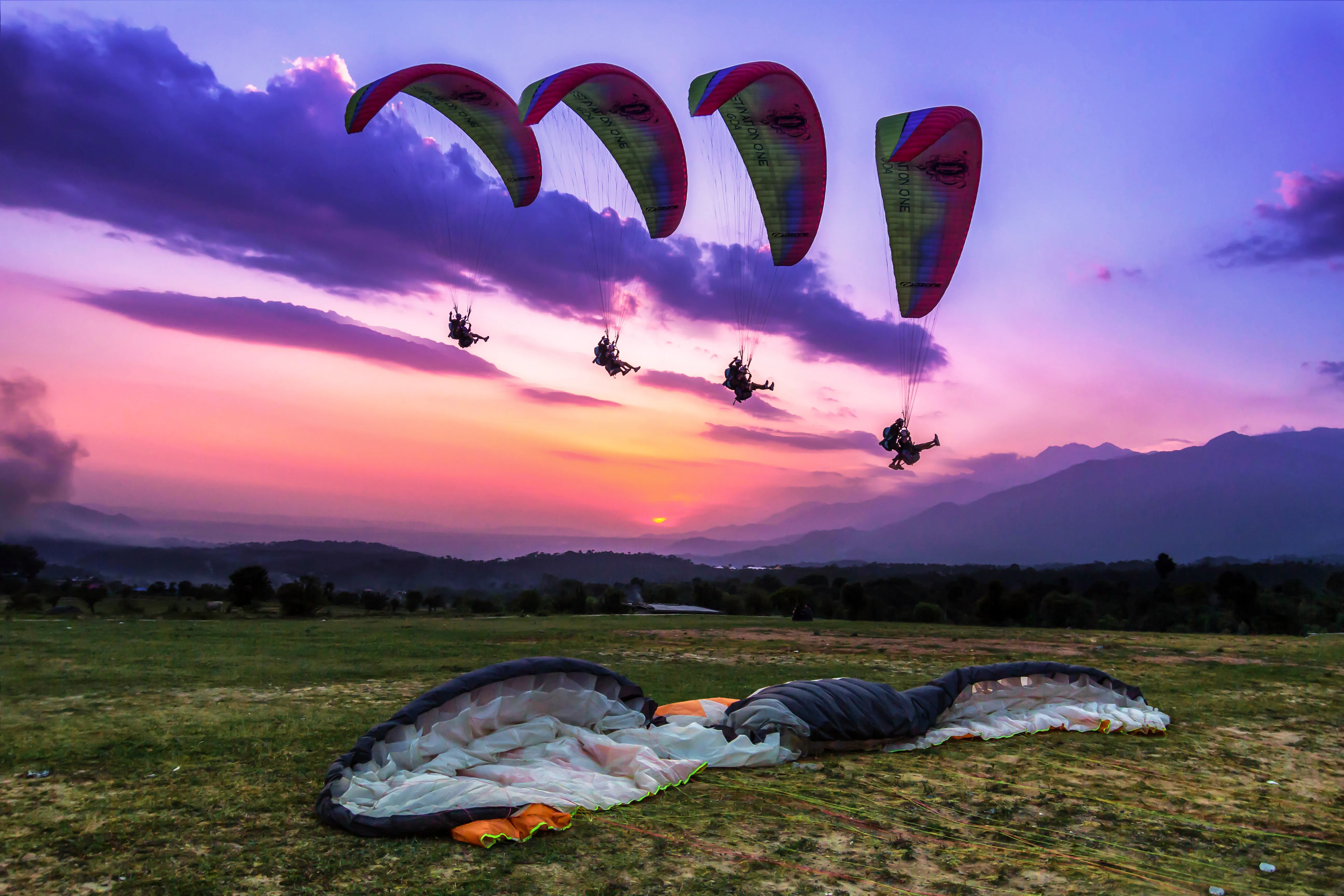 paragliding in Bir Billing
