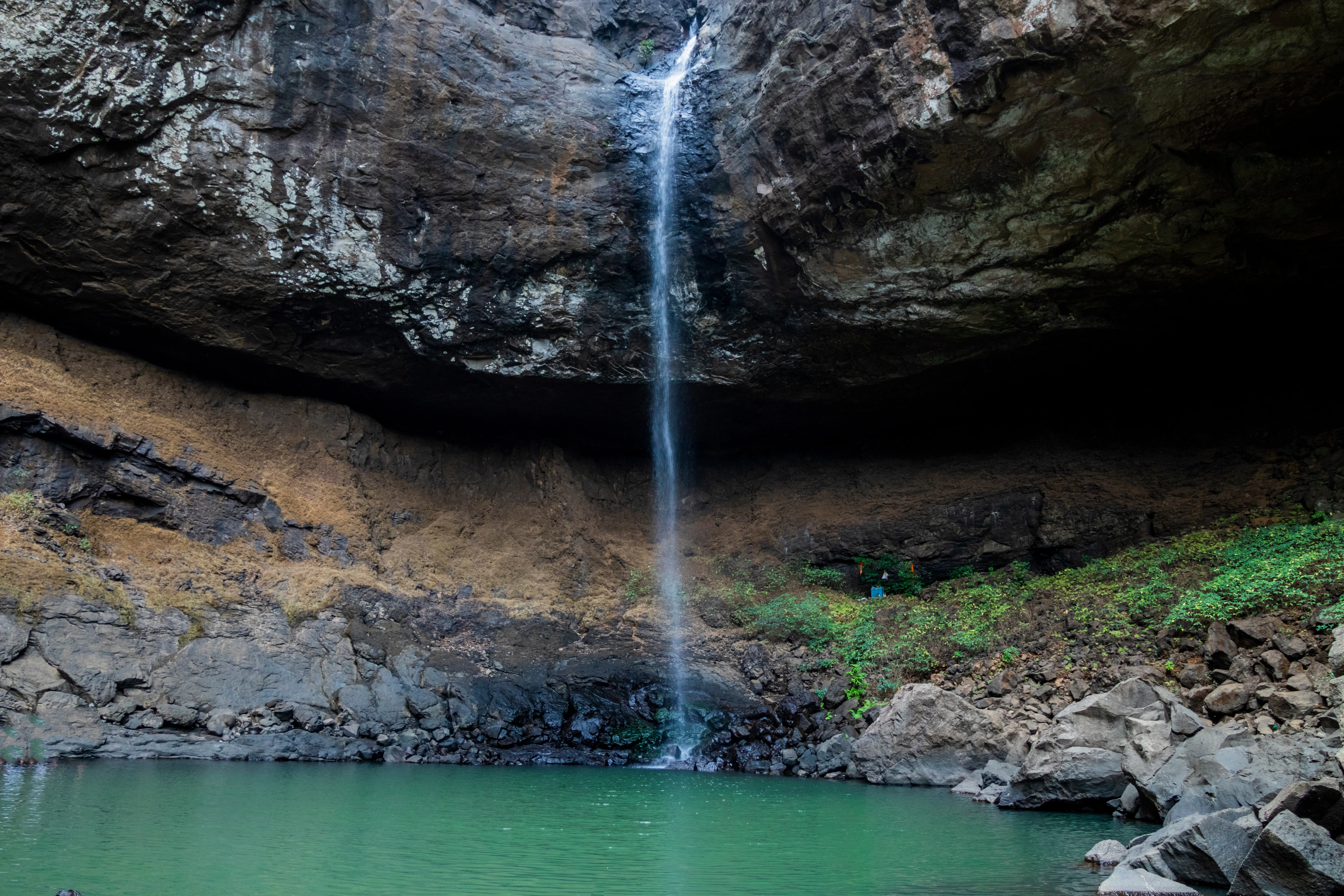 devkund waterfall trek