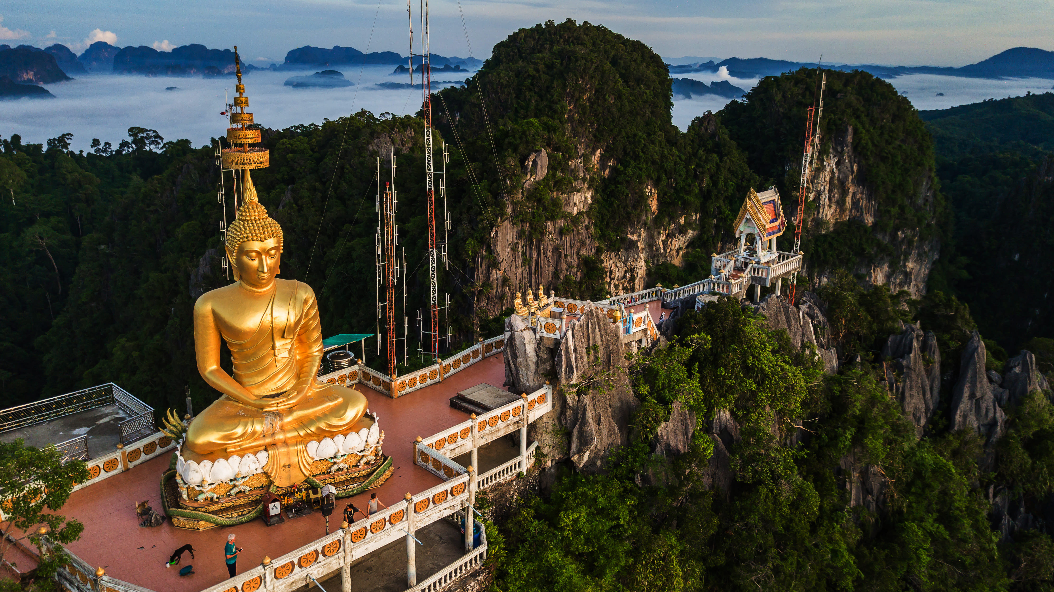 Wat Tham Suea